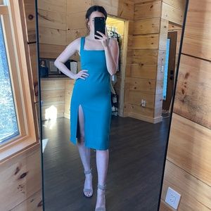 NWT Aritzia '90s Slit Midi Dress
